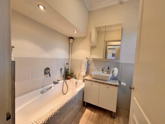 To Let 2 Bedroom Property for Rent in Gardens Western Cape